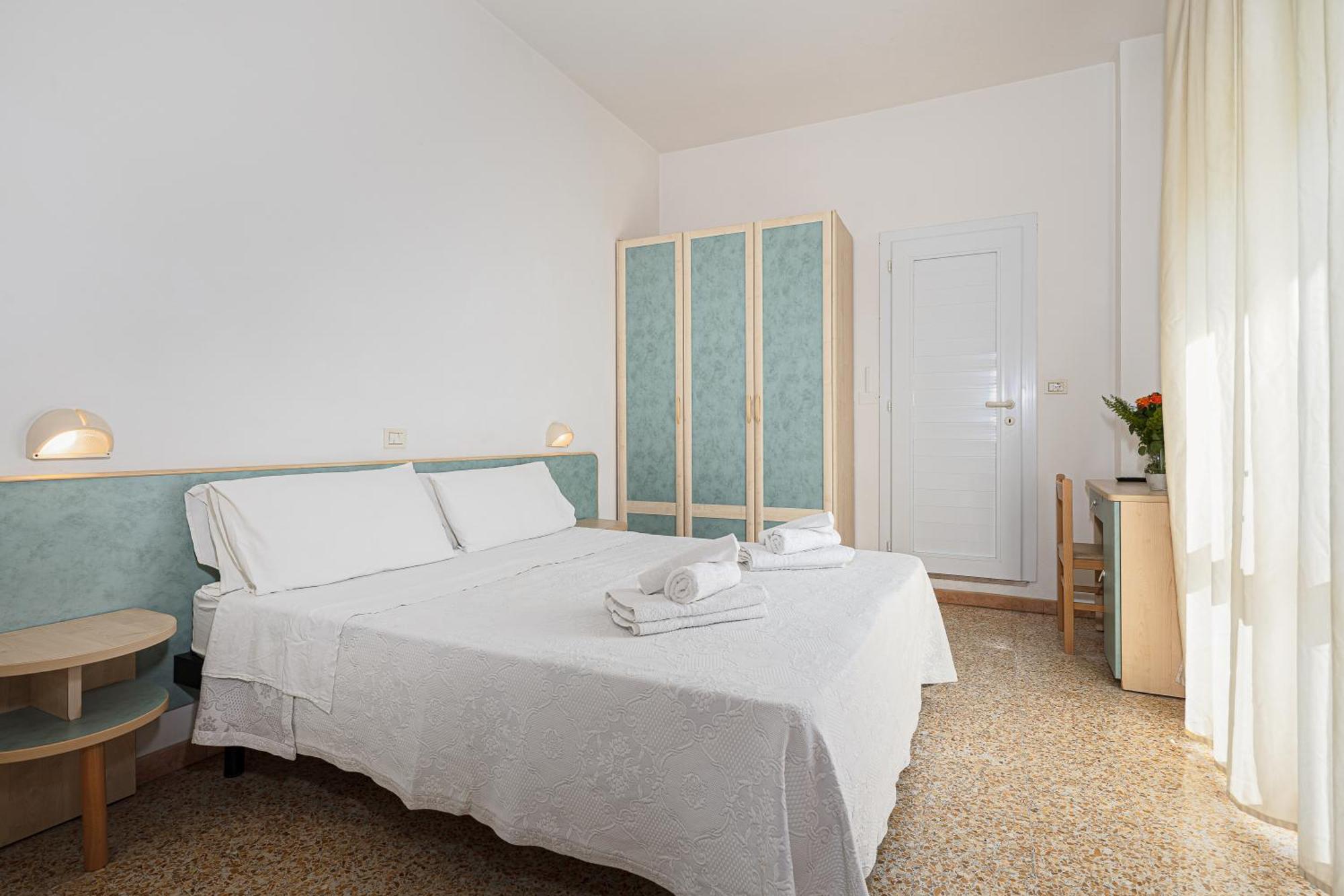 Hotel Luca ヴァルヴェルデ エクステリア 写真